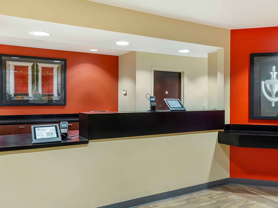 Lobby and Guest Check-in