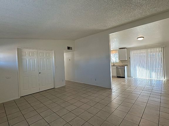 5th image of 3850 Blackbird Dr