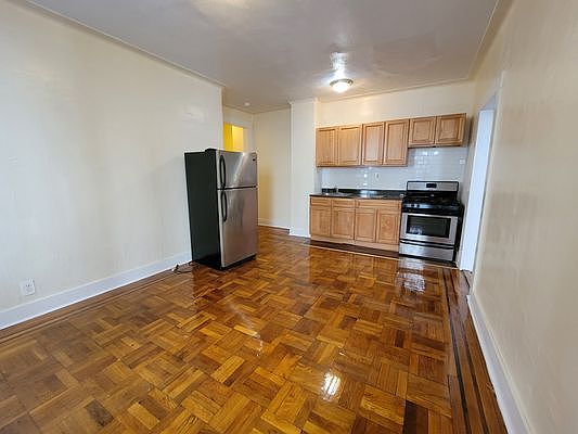 1st image of 422 New York Ave #B6