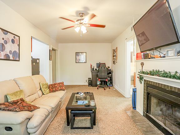 2nd image of 3727 N Pine Grove Ave APT 201