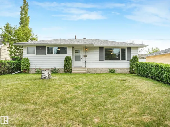 1040 Moyer Dr, Strathcona County, AB T8A 1E6
