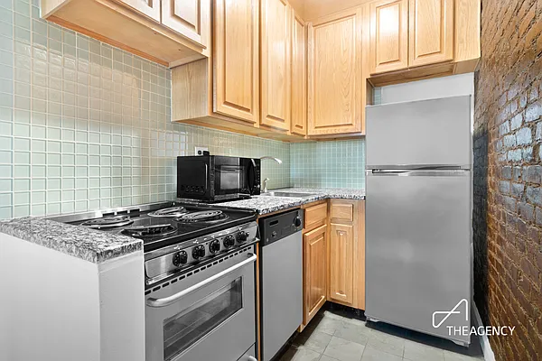 Rented by The Agency | media 8