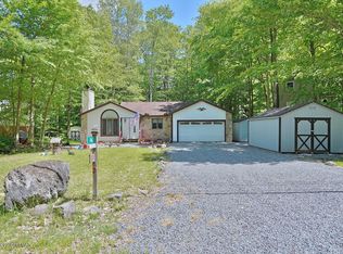 146 Maxatawny Dr, Pocono Lake, PA 18347