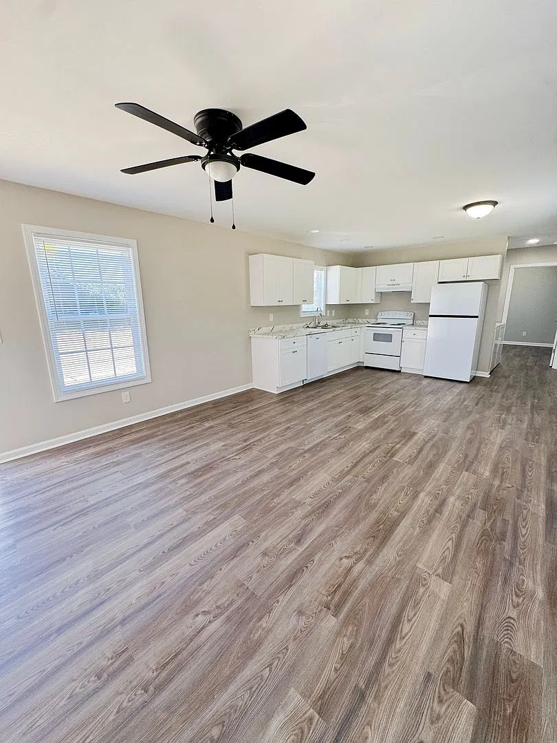 Immaculate 2 BR/ 2 BA - Move in Ready! — Photo 2