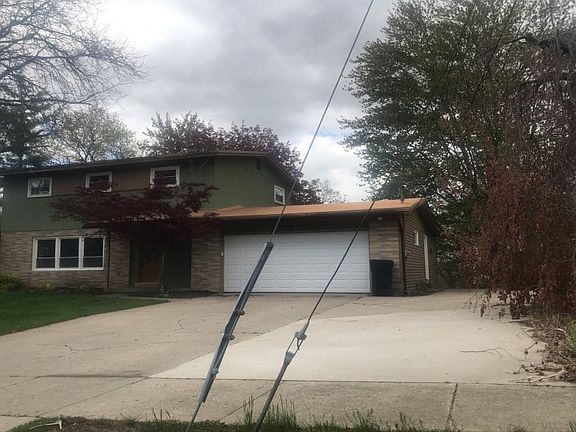 3rd image of 3863 Keeweenaw Dr NE