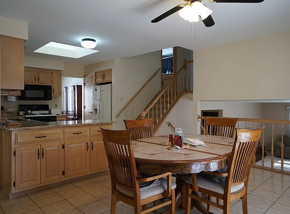 5th image of 17013 Hobart Ave