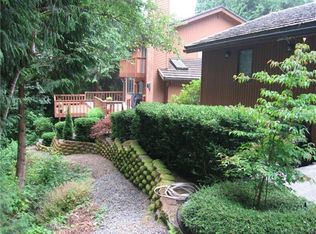 17323 SE 108th St, Renton, WA 98059