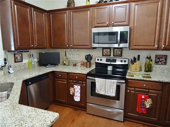 5th image of 214 Monticello Ct