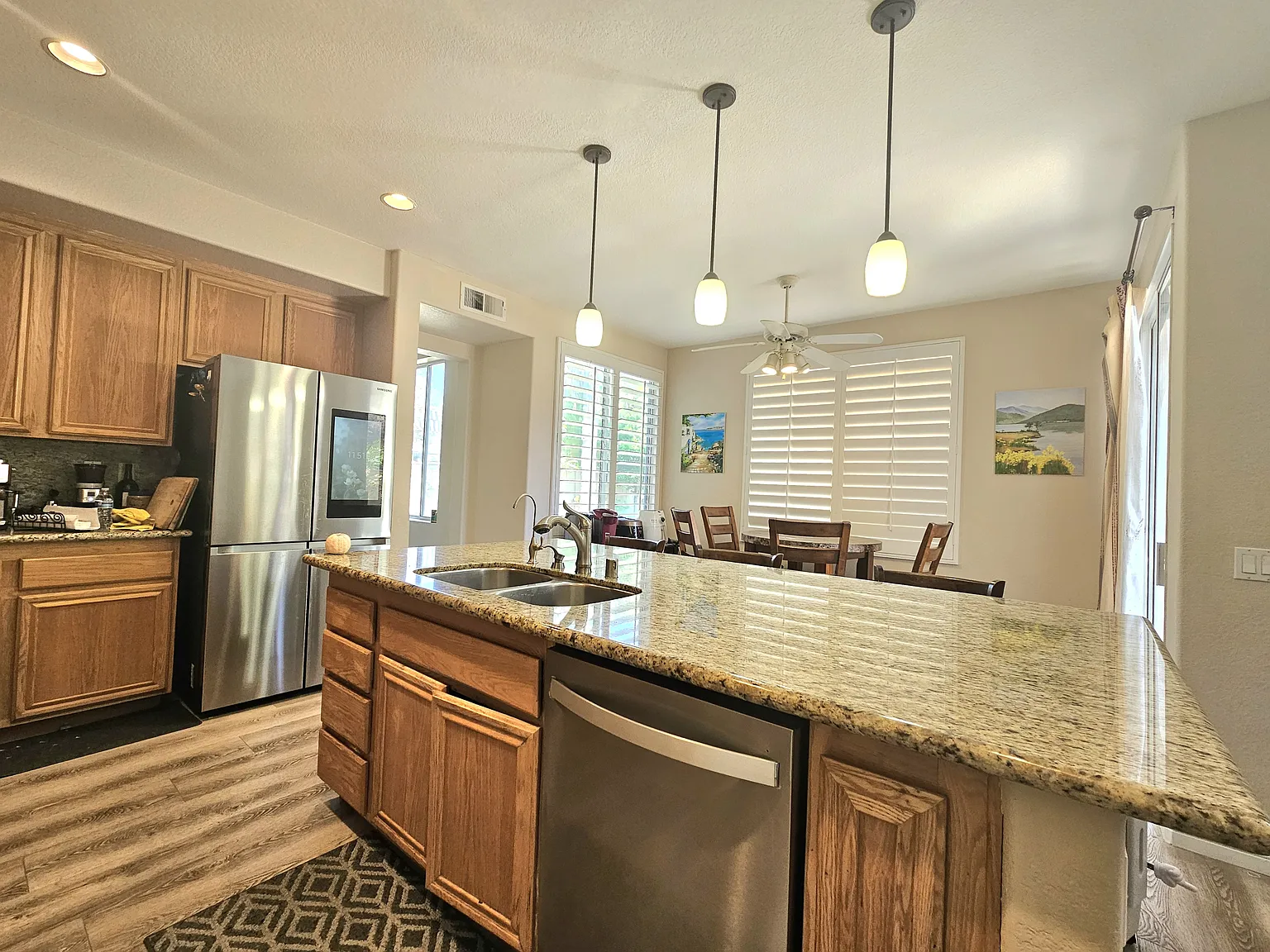 4 bed, 2451 sqft, $6,600 — Photo 3