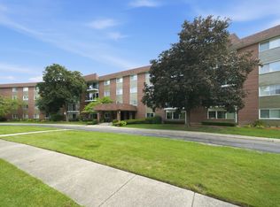 1025 S Fernandez Ave APT 2B, Arlington Heights, IL 60005