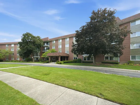 1025 S Fernandez Ave APT 2B, Arlington Heights, IL 60005