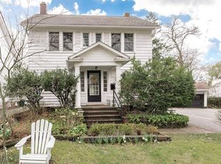 2220 Maplewood Rd, Cleveland Heights, OH 44118