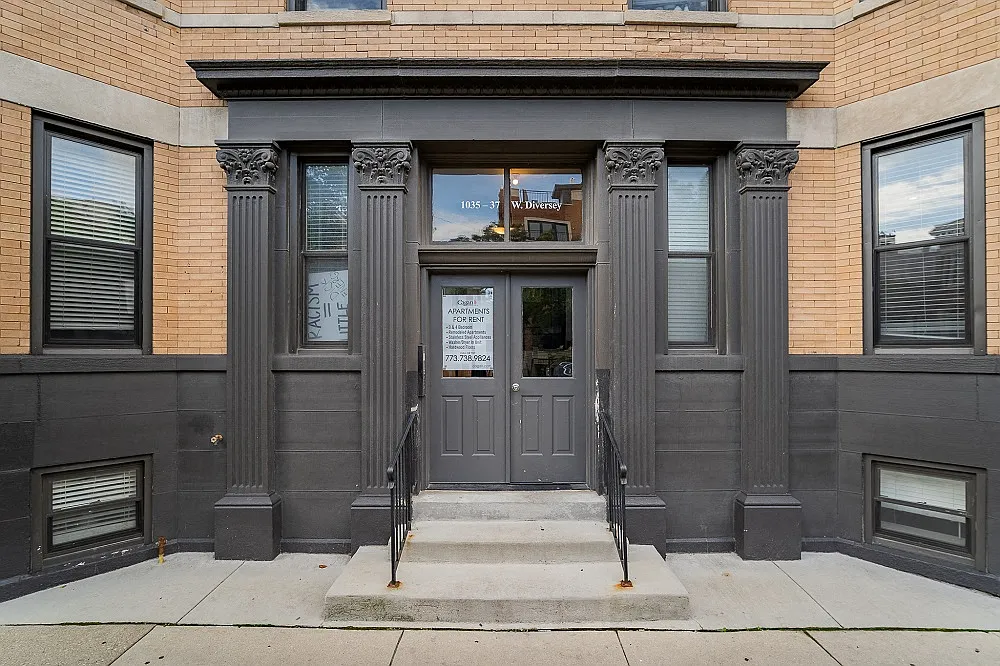 1035 Diversey/2778-80 N. Kenmore — Photo 1