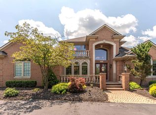 5003 Hickory Pointe Dr, Orchard Lake, MI