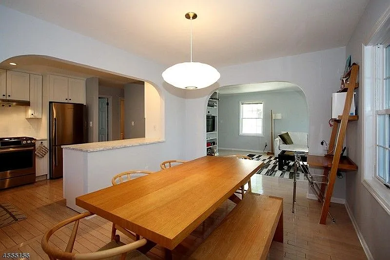 2 bed, 1134 sqft, $3,300 — Photo 4