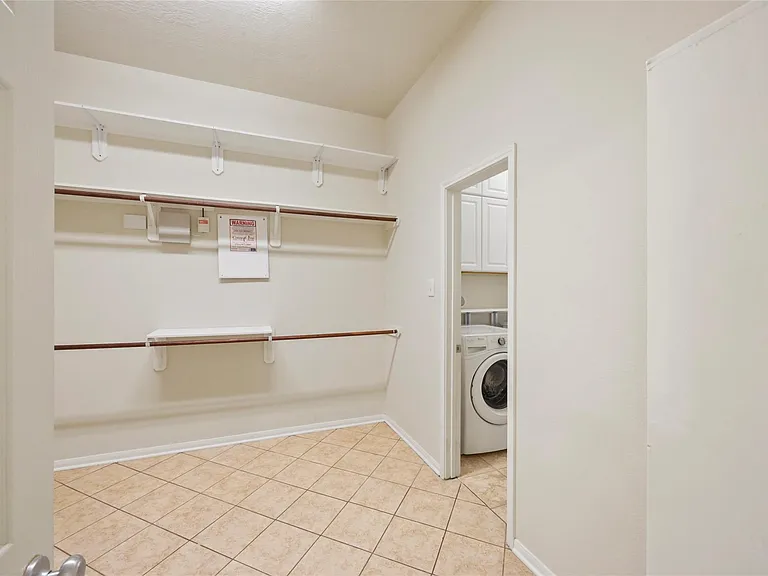 12419 Tyler Springs Ln — Photo 17