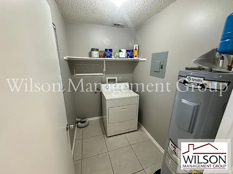 1912 Wizard Ct — Photo 15