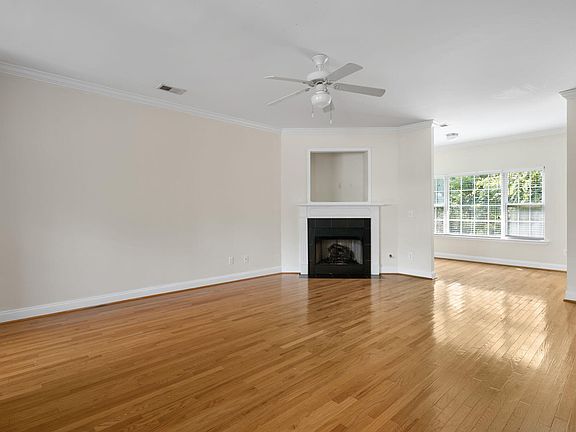 4th image of 4102 Babbitt St