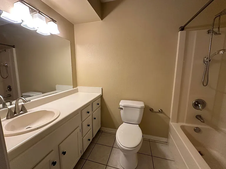 2111 Timberwood Ln — Photo 8