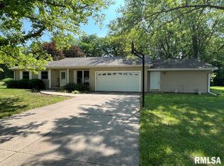 9 E Briarbrook Dr, Macomb, IL 61455