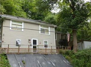 357 Days Run Rd, Tarentum, PA 15084