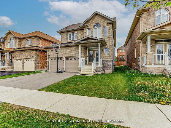 3rd image of 92 Sutherland Ave