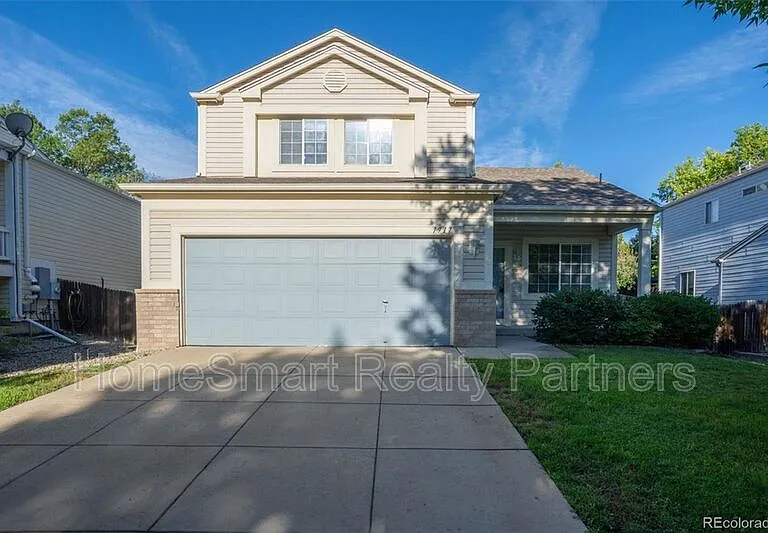 1917 Wildrose Dr — Photo 2