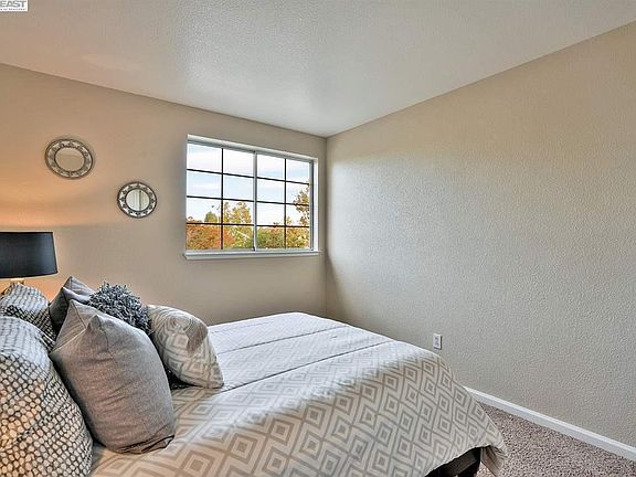 2nd image of 31363 Beacon Bay Dr