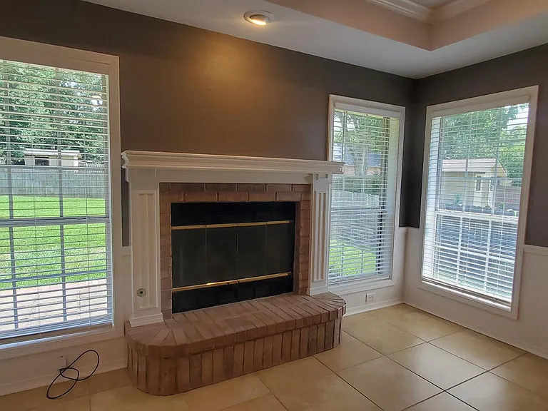 18257 Springmill Ct — Photo 29