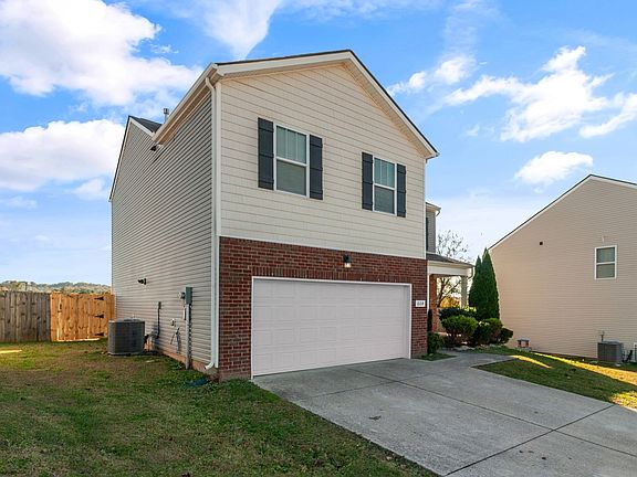 4th image of 664 Prominence Rd
