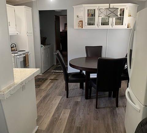 5th image of 305 Yacht Club Ln