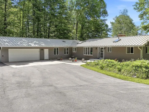 E1517 W JOHNSON ROAD, Iola, WI 54945