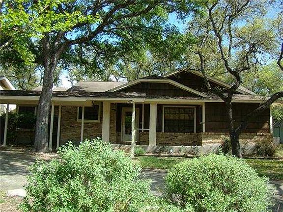 2nd image of 25 Woodcreek Dr