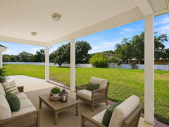 3rd image of 936 Kingsridge Cir