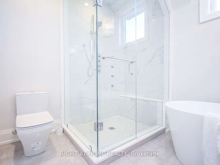 289 Connaught Ave — Photo 16