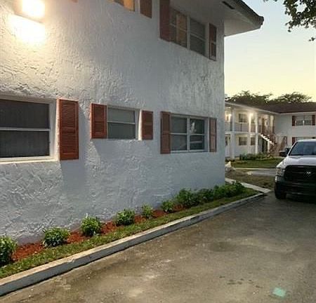 3rd image of 10120 NW 36th St #5