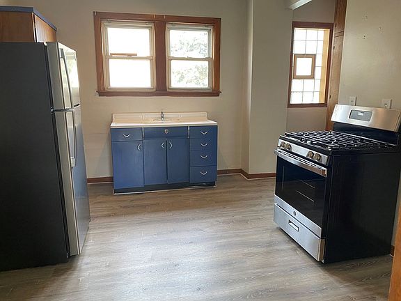 3rd image of 1113 Benedict Ave #2F