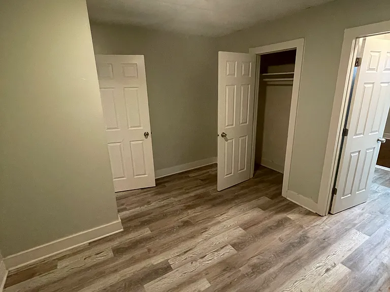 407 NE Main St — Photo 8