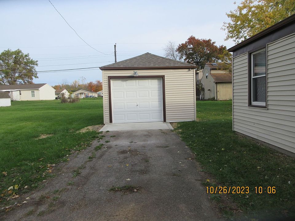 2nd image of 3925 E Fleming Ave