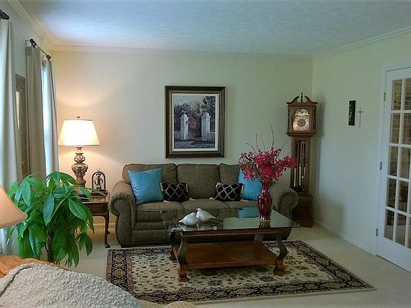 3rd image of 8296 Lindfield Dr