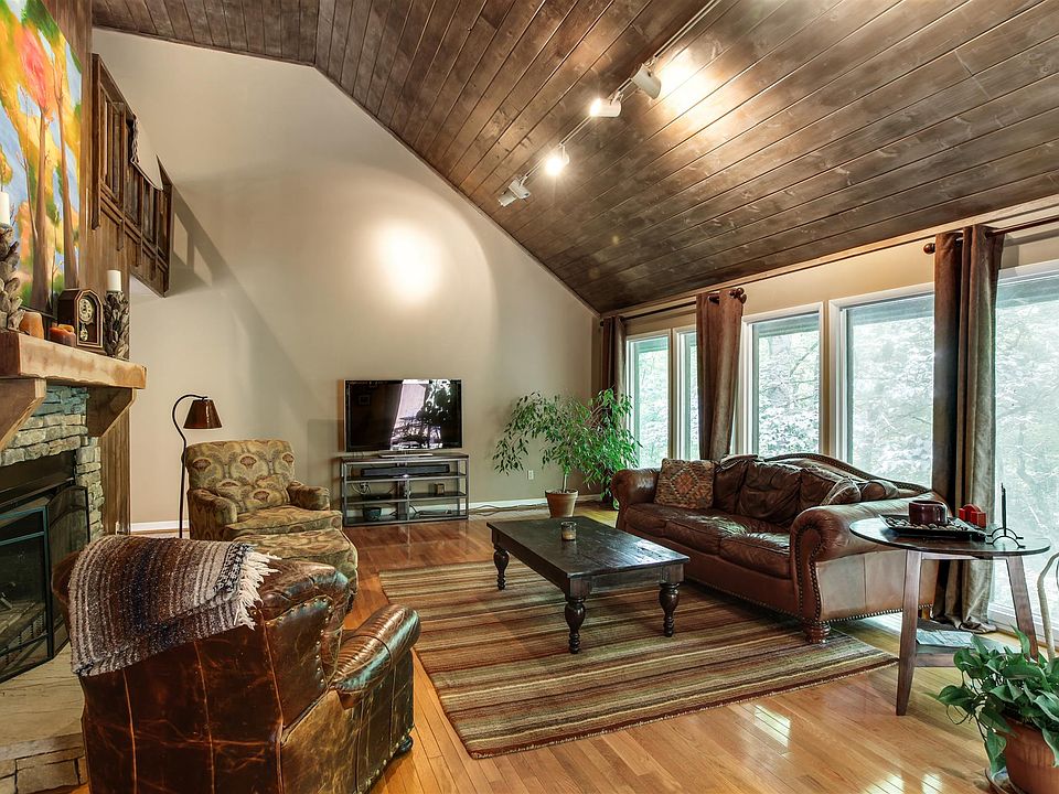 2nd image of 823 High Point Ridge Rd