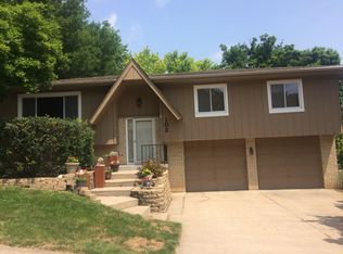 102 Rosebud Ln, Council Bluffs, IA 51503