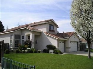 1049 Zumstein Dr, Ripon, CA 95366