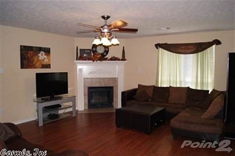 3rd image of 2825 Makenzie Dr