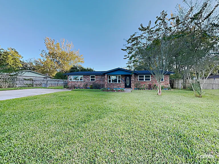 8436 Colton St — Photo 1