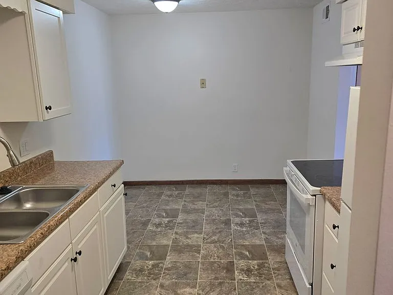 Greenspan Apartments - Schwalb Realty — Photo 2
