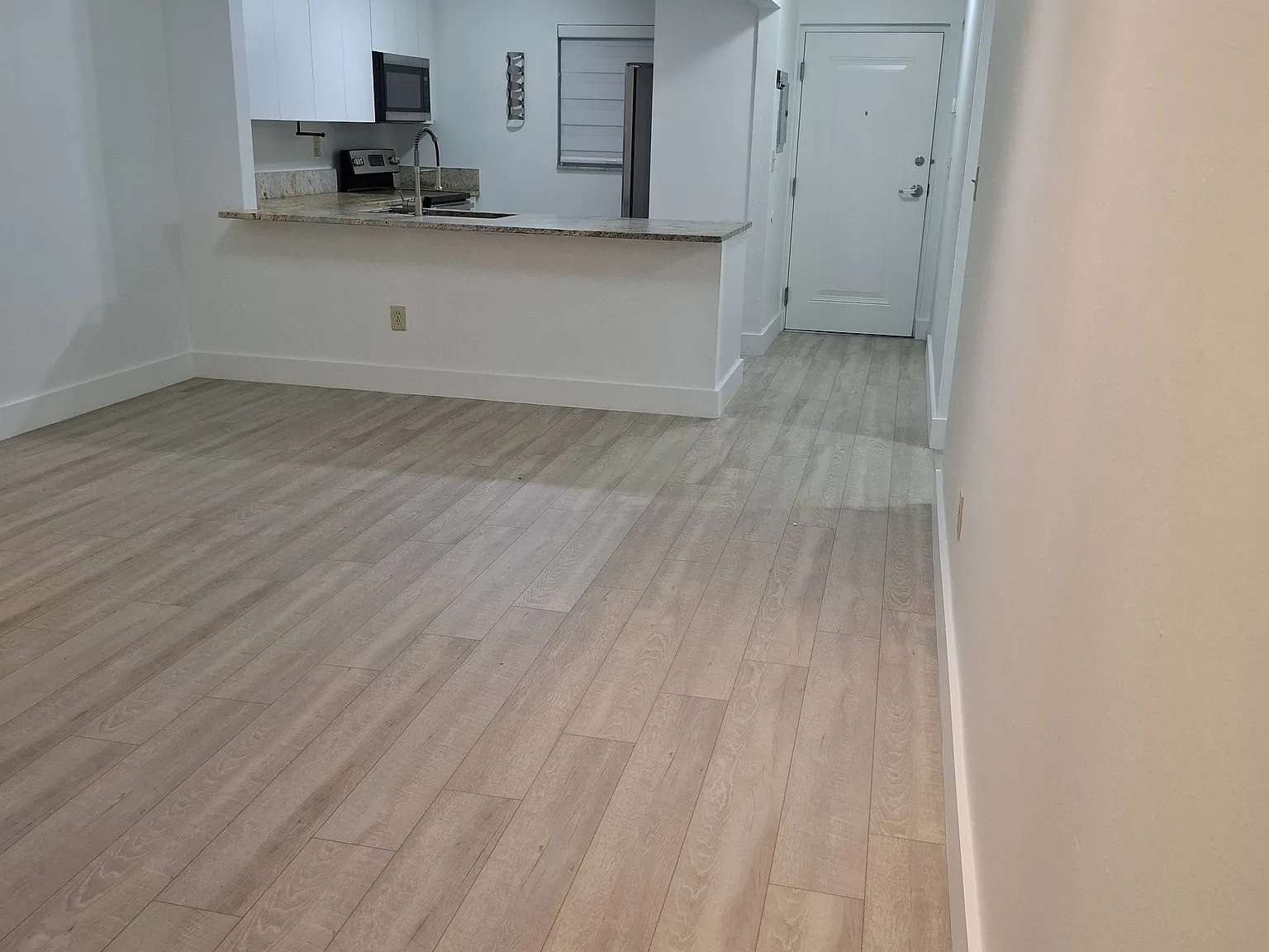 2 bed, 804 sqft, $2,350 — Photo 3