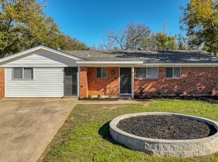 310 Hogle St, Weatherford, TX 76086
