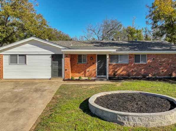 310 Hogle St, Weatherford, TX 76086