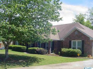 142 Clubhouse Ln, Madison, AL 35757
